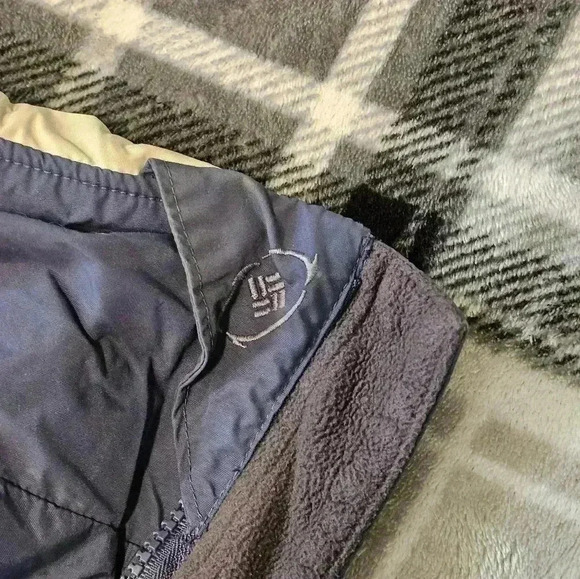 Columbia women's XL blue and gray weather proof outer coat, no liner - Picture 11 of 12